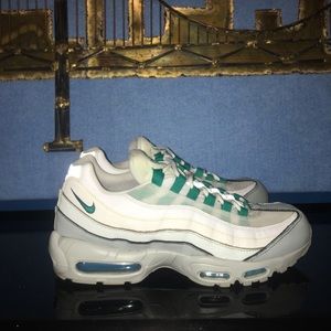 Nike Air Max 95 Essential Clear Emerald